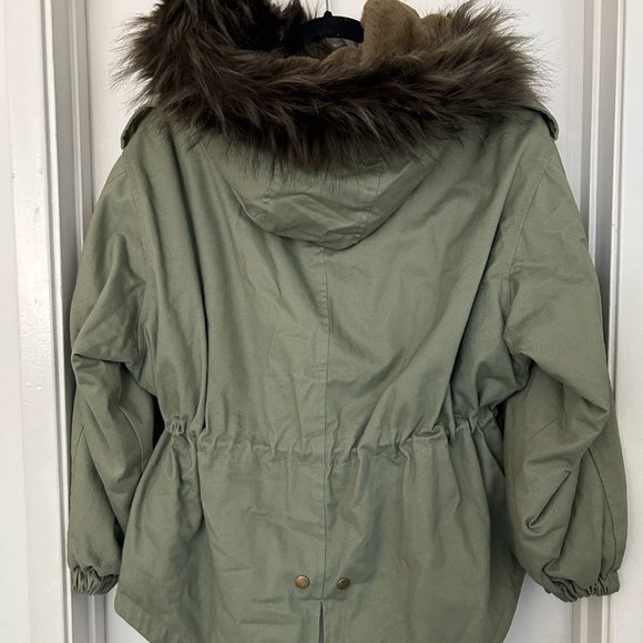 NWOT, Urban Outfitters Hooded Parka Coat, M, Olive Green, Faux Fur Trim - Picture 8 of 9